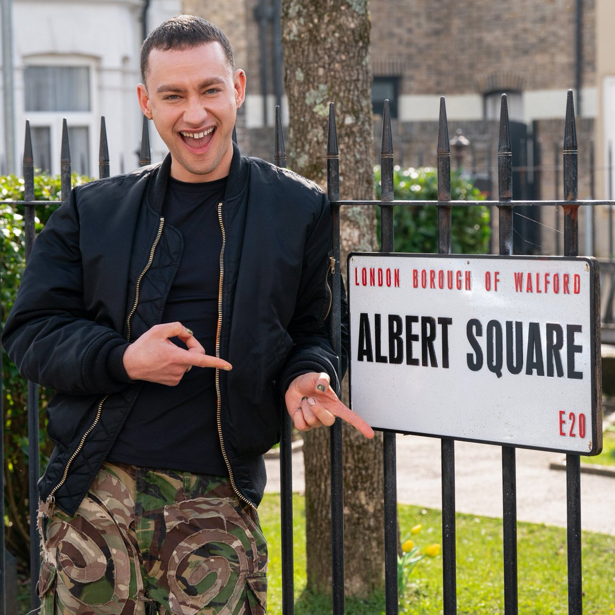 📢 Olly Alexander is coming to Walford! Ahead of his performance at the Eurovision song contest, Olly is set to make a surprise visit to #EastEnders' Albert Square... Read more ➡️ bbc.co.uk/mediacentre/20…