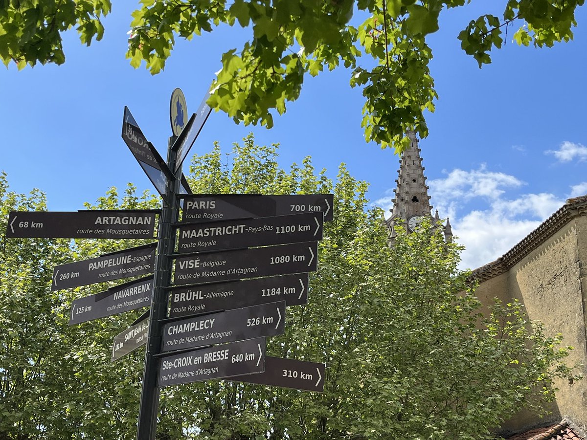 Partenariat Asnières/Mirande - visites journée 1. Quel plaisir d’accueillir dans notre lycée la classe de CAP de l’<a href="/ereamlking/">EREA Martin Luther King, Académie de Versailles</a> <a href="/Hemaidi_Warda/">HEMAIDI Warda</a>. Au programme visite du lycée <a href="/32Sep/">Sep AlainFournier 32</a>, de la ville de Mirande, du <a href="/domainedebile/">DOMAINE DE BILE</a> et de Lupiac, village natal de D’Artagnan.