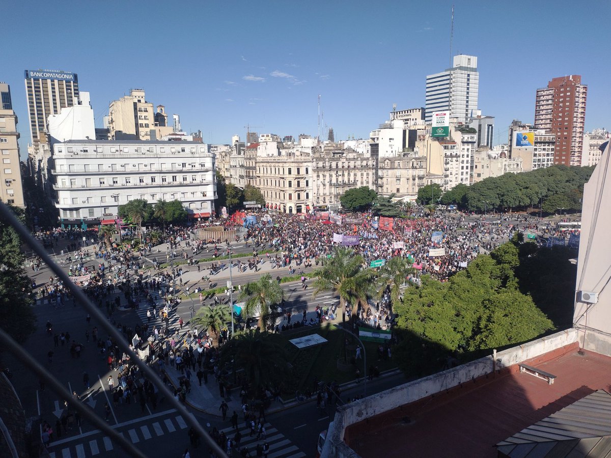 Vista de la marcha desde el 5° piso de la CGE! Esto es #Superavit