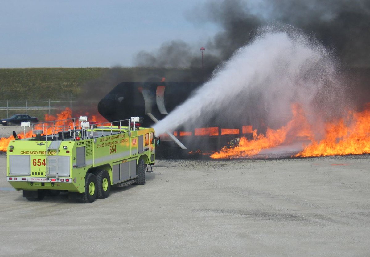 #BurnPitAlert: No need for alarm should you see smoke or flames at O'Hare today. The 'burn pit' (CFD's simulator), located on ORD's north airfield, is being used for @CFDMedia training classes.