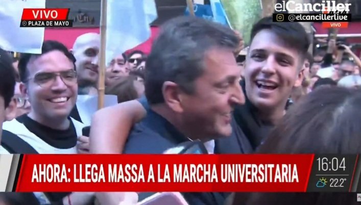 Estamos todos, llegó Massa. El culpable de que no haya plata para nadie porque se la patinó toda para ser presidente. Y quieren que se tome en serio la marcha. Dejense de joder.