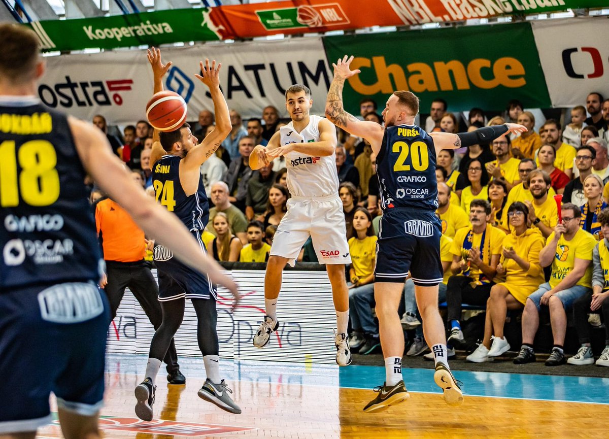 Všechna tři zbylá potenciální utkání ze série @bkopava vs @NHOSTRAVA2 nabídneme ve spolupráci s ČT. V pátek z Opavy v 18 hodin na webu ČT sport Plus, v neděli případně z Tatranu od 17:30 tamtéž. Případné G7 z Opavy uvidíte na @sportCT v úterý od 18:00. 📺🏀