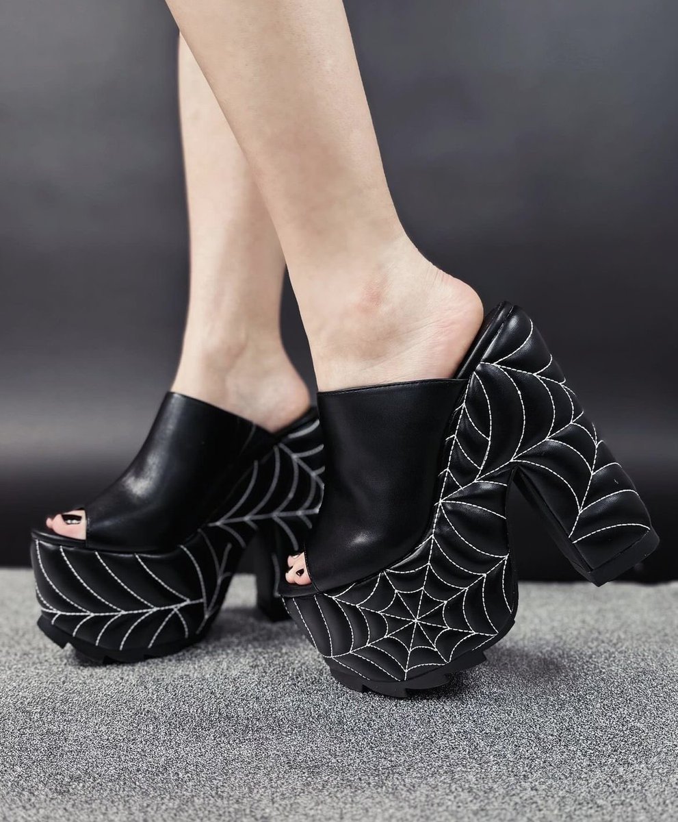 yrushoes tweet media