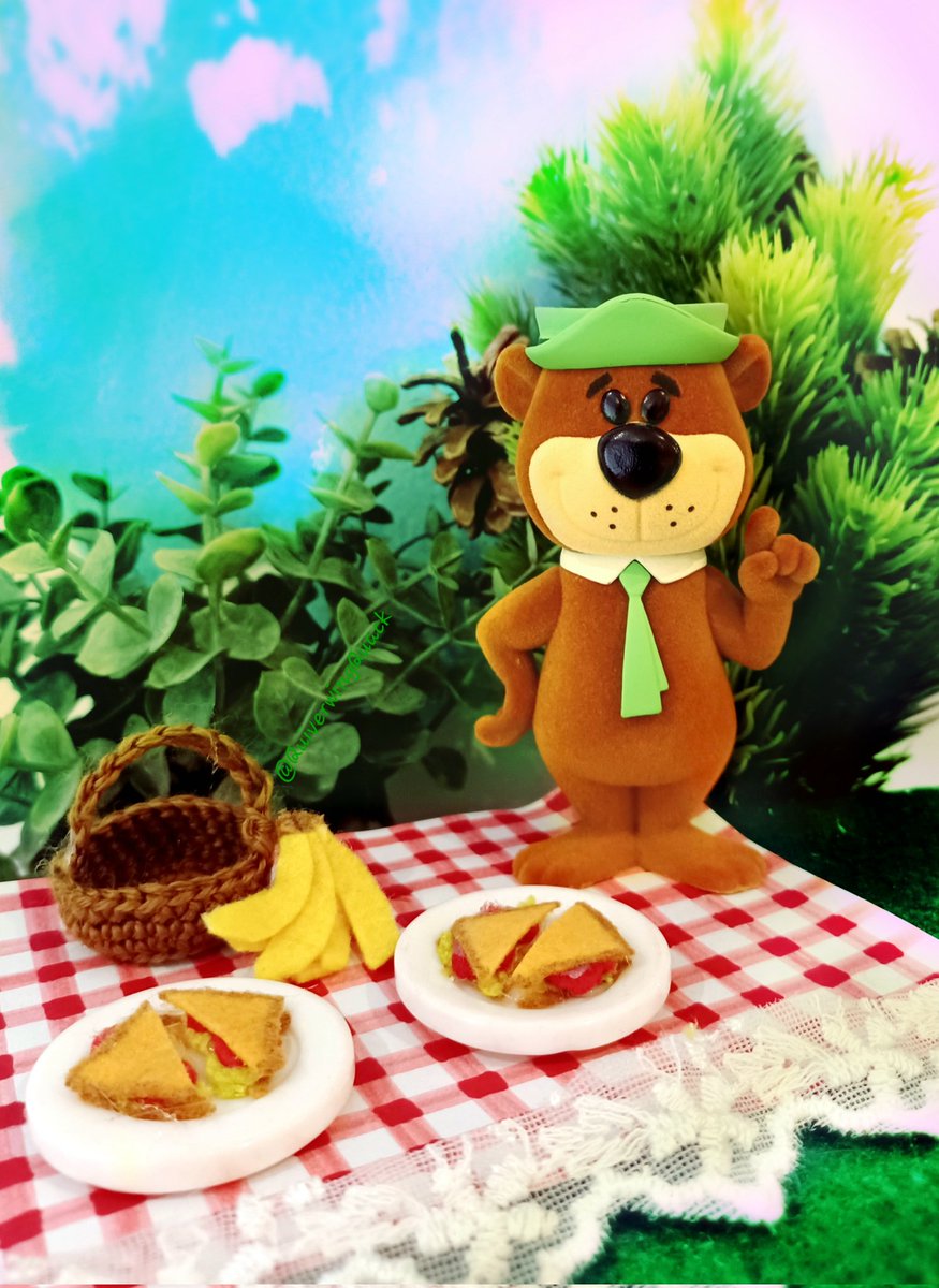 QuiverwingQuack's tweet photo. What better day for a pic-a-nic than today! Happy National Picnic Day everyone! Yogi Bear couldn't be happier.
🐻🌳☀️🥪🍇🧺 @OriginalFunko
#Funko #FunkoSODA #FunkoFeature #FunkoFamily #FunkoCommunity #YogiBear #HannaBarbera #summer #JellystonePark #NationalPicnicDay #toys #toy https://t.co/tFUzOUWd4e