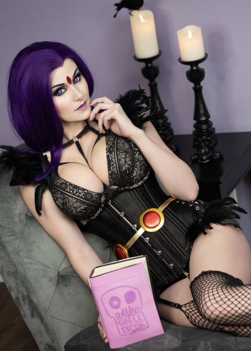 Happy #WorldBookDay everyone! What are you currently reading? #AngieGriffin #RavenCosplay #DCComics #RavenAzarath #AzarathMetrionZinthos #BookLover #TeenTitans