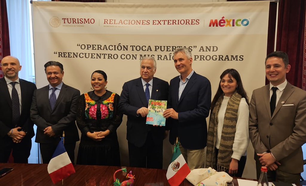 📣 #ComunicadoSECTUR

Conectividad aérea y producto, claves para potenciar el arribo de turistas de #Francia a #México. 🛩️ 🇫🇷✨🤝🏻🇲🇽

Sigue leyendo 👉🏽 bit.ly/3Qe3wGQ