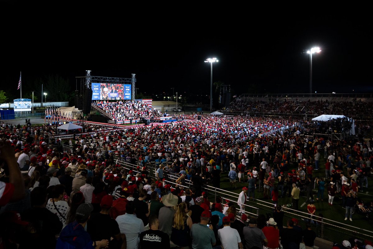 Crooked Joe Biden in Florida vs. President Trump in Florida FLORIDA IS TRUMP COUNTRY!