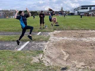 Great to have over 40 students at our first Athletics club of the year #hccpe <a href="/HonitonCC/">HCC</a> <a href="/TedWraggTrust/">Ted Wragg Trust</a>