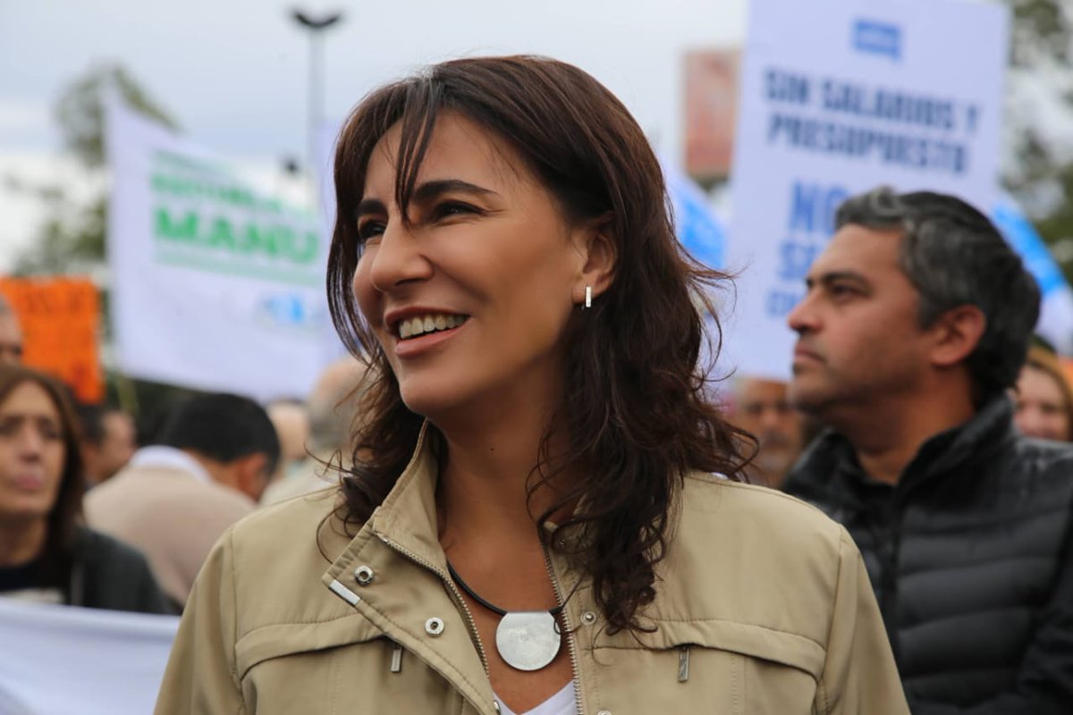 NataliaDLSok's tweet photo. Es inadmisible el recorte del gobierno nacional en el presupuesto universitario. La educación es pilar de las sociedades que desean progresar. Admitir un ajuste brutal en los fondos que reciben es resignarnos a vivir en la ignorancia y en la desigualdad.  

#MarchaUniversitaria https://t.co/833WpgxOHH