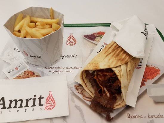 the true sandwich discourse in Japan is why does doner kebab in Japan suck sorry not sorry I didn’t know how good I had it in Poland. I miss you, bb. please come back