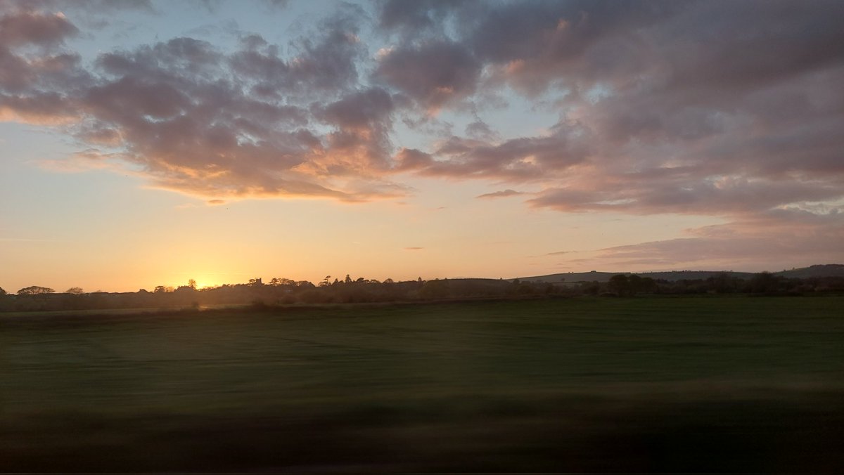 Sun setting on the approach to #Exeter for the next part of the week catching up with @ExeterNurse colleagues and students! #Tuesday