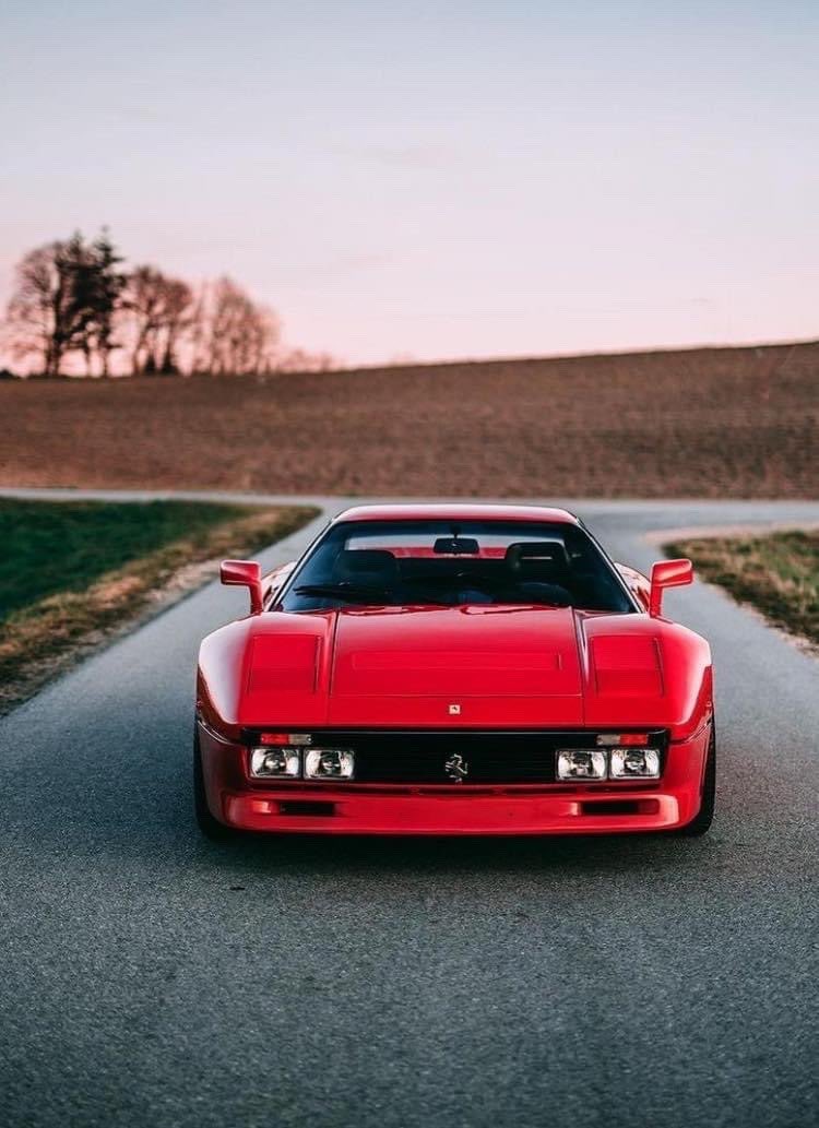vividcloudofwat's tweet photo. 288 GTO #Ferrari 👌🏻 https://t.co/jOfM0mInOU