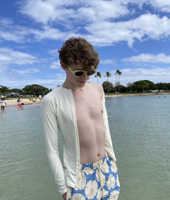 HAWAI&rsquo;I https://t.co/YqRkDMZAiG