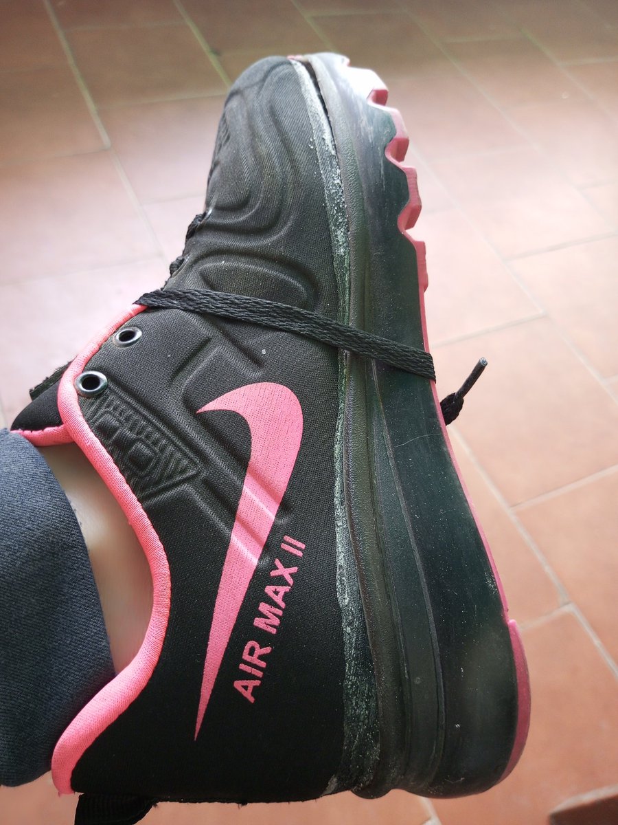 reinaseq's tweet photo. 🚨 MIS ZAPATOS HOY AL SALIR DEL CAMPUS || UN SALARIO DECENTE NO SÓLO GARANTIZARÁ NUESTRA SEGURIDAD ALIMENTARIA Y SOCIAL, TAMBIÉN PERMITIRÁ REPONER CALZADO Y VESTUARIO DESGASTADO

📢 LOS UNIVERSITARIOS INSISTIMOS
#AumentoSalarialIndexadoYA #Art89y91CRBV @OITAmericas @volker_turk https://t.co/RBlarWSCQg