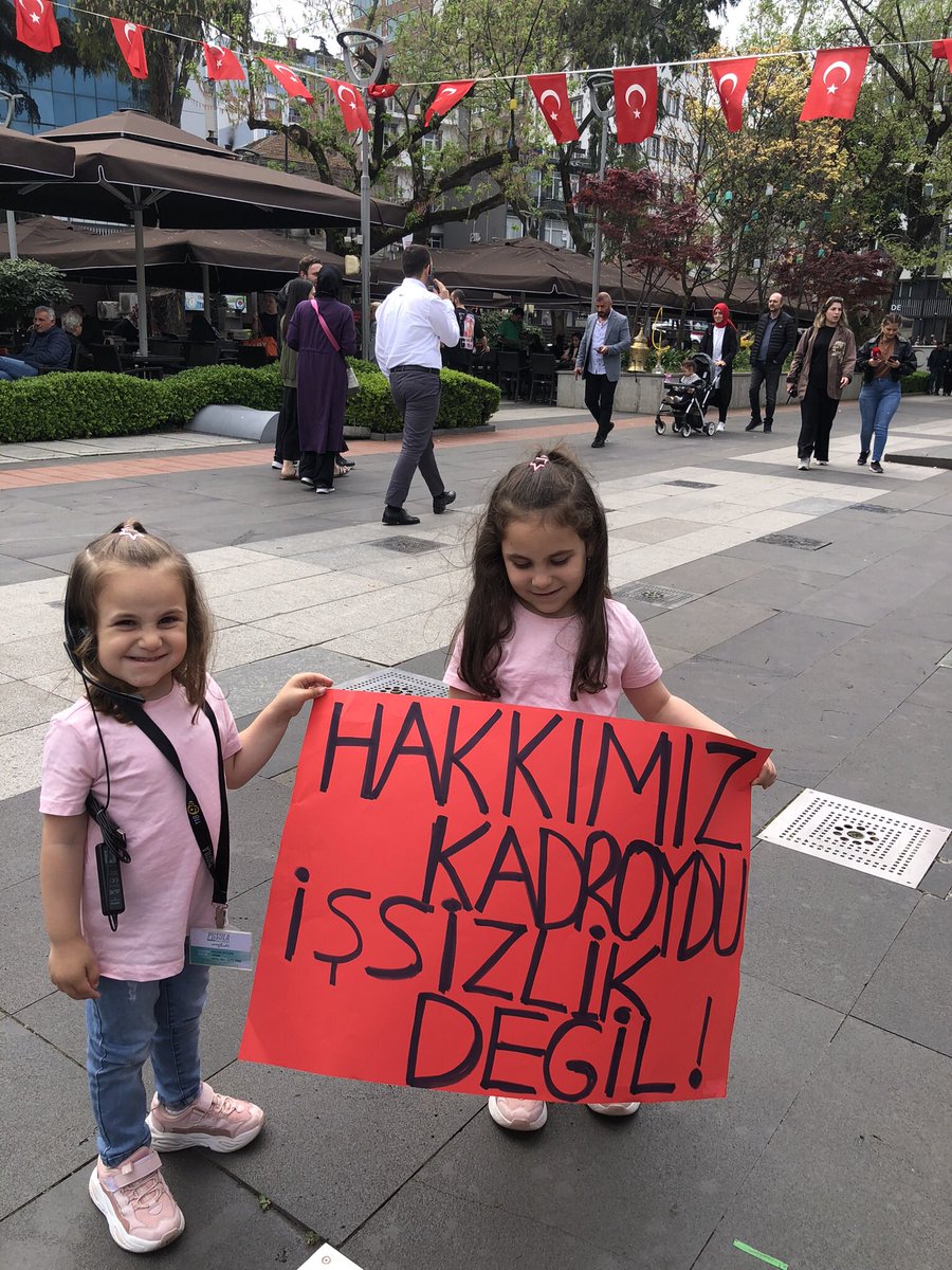 hyaktrk's tweet photo. Alo199 NeOlacak

Artık sesimize kulak verin ne olur
Ekmeğimizi elimizden almayın. Yıllarca emek verdik, özveriyle çalıştık.

@ahmetmetingenc 
@Akparti 
@drsezginmumcu 
@TrabzonBelTr 
@tcbestepe 
@AliYerlikaya 
@RTErdogan https://t.co/GWCgp4dKYe