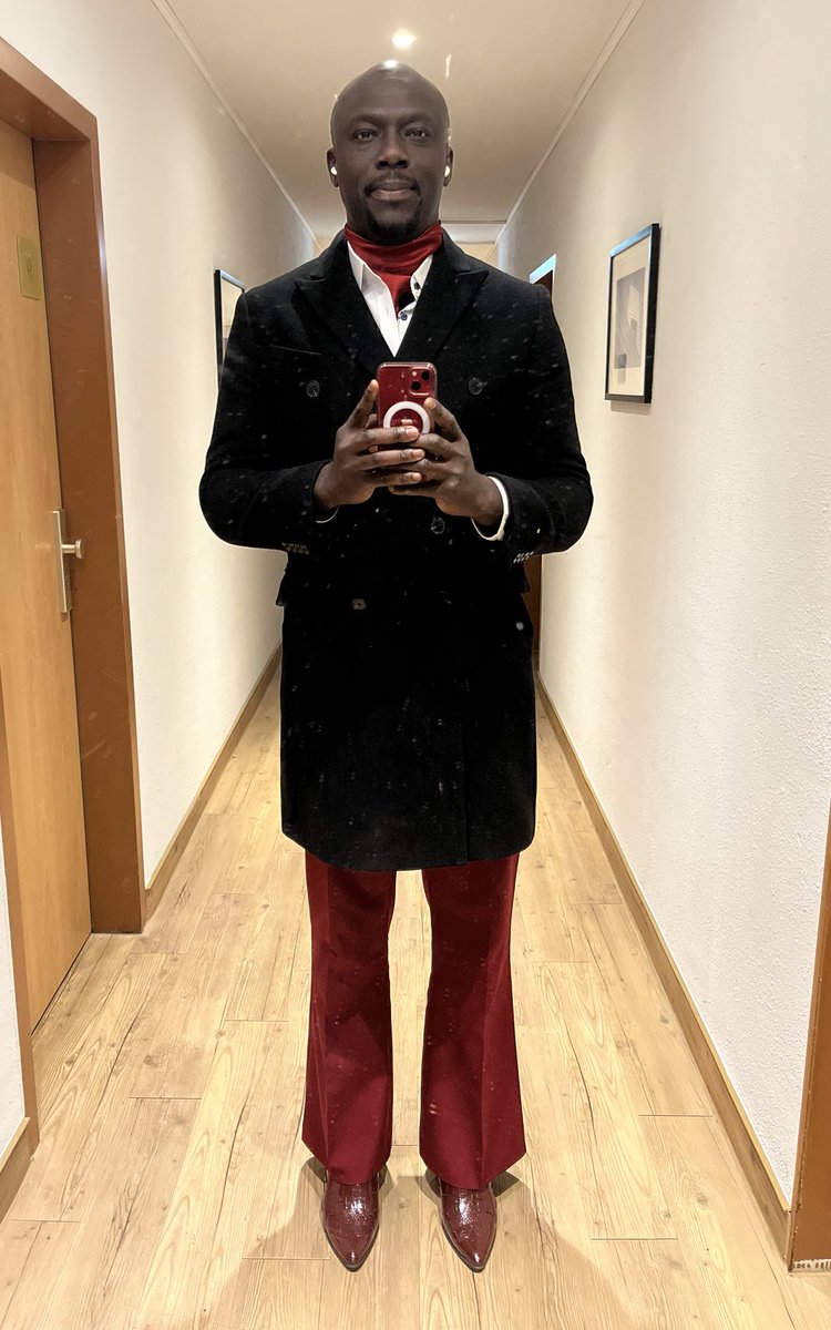 elnathan_john's tweet image. Really enjoyed engaging with the #NoJoke team of the @goetheuni Ethnology Institute after my lecture on Satire Humor and Politics. Can’t wait to come back.