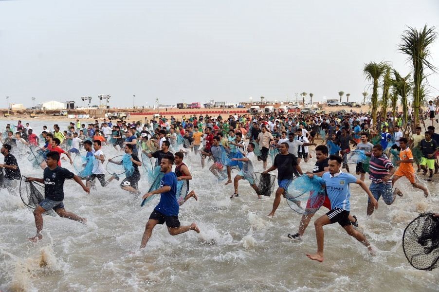 نهار الحريد أحلى نهار عندي وليل الحريد ذكراه في الوجدان  نوارس كثير حملتها ودي  وشوقي الكبير للبحر والشطآن  وبالله.. يازمن هدي قليل هدي  خليني.. مع محبوبتي فرسان 📝 الأستاذ/ علي صيقل رحمه الله قريباً #مهرجان_الحريد2024 بمحافظة #جزر_فرسان