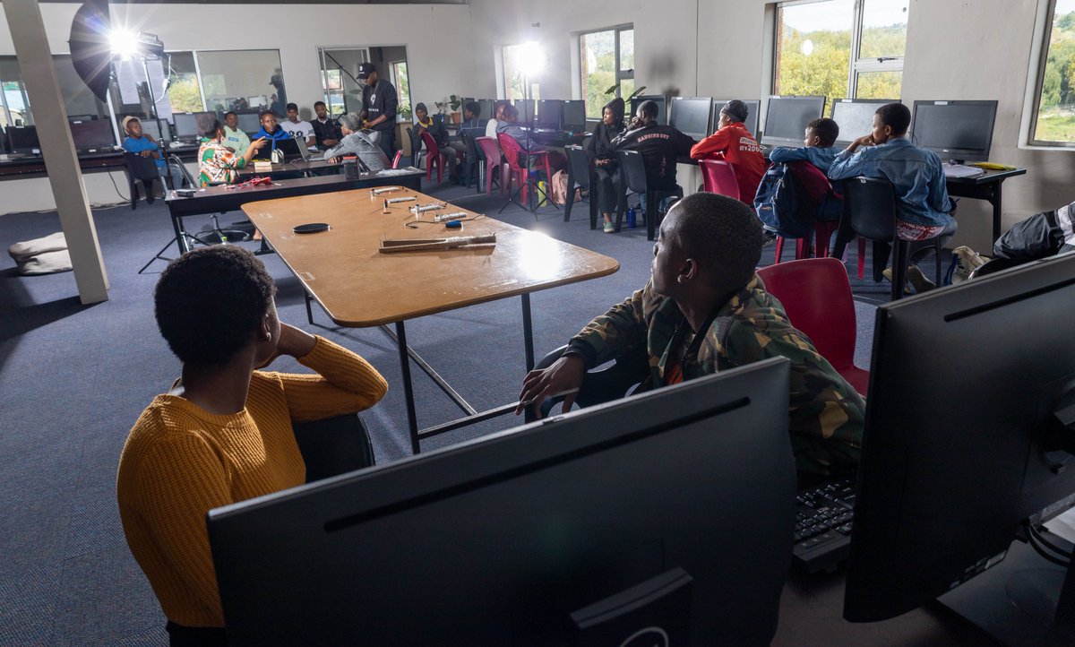 𝐈𝐧𝐭𝐞𝐫𝐧𝐞𝐭 𝐨𝐟 𝐓𝐡𝐢𝐧𝐠𝐬 (𝐈𝐨𝐓) 𝐂𝐞𝐫𝐭𝐢𝐟𝐢𝐜𝐚𝐭𝐞 𝐏𝐫𝐨𝐠𝐫𝐚𝐦 begins

Yesterday marked the first day of our Phase 2 of the 𝐇𝐔𝐁𝐢𝐪𝐮𝐢𝐭𝐨𝐮𝐬 𝐓𝐞𝐜𝐇𝐮𝐛 𝐂𝐚𝐭𝐚𝐥𝐲𝐬𝐭 𝐏𝐫𝐨𝐠𝐫𝐚𝐦, an 𝐄𝐔-𝐀𝐟𝐫𝐢𝐜𝐚 𝐩𝐫𝐨𝐣𝐞𝐜𝐭 that aims to empower African