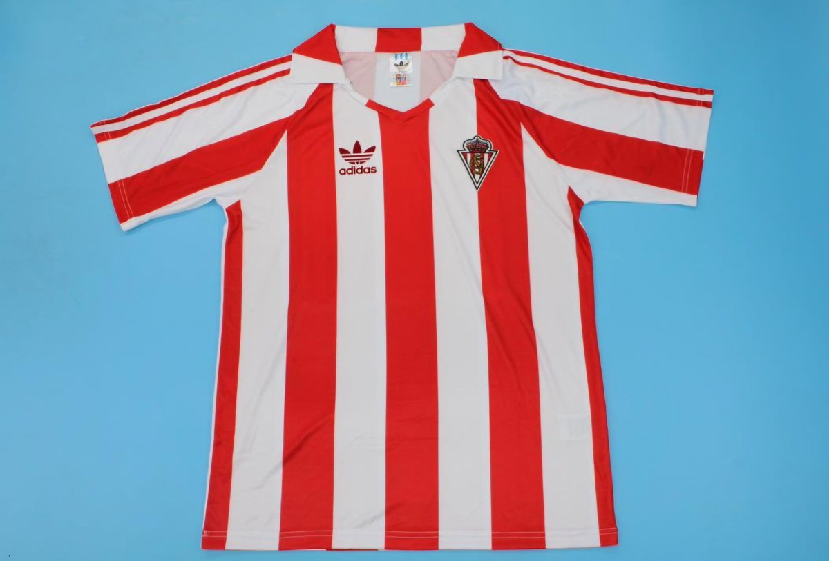 Lediakhov's tweet photo. 🚨SORTEO 🚨

Camiseta del SPORTING RETRO para el ganador

Para participar:
• RT y menciona a un amigo‼️
• Follow a @Hispadrops y a mí❤️

Recuerda que puedes conseguir la camiseta en @Hispadrops ‼️📥

El ganador se dará el 28 ABRIL🍀 https://t.co/fPIrlwirDi