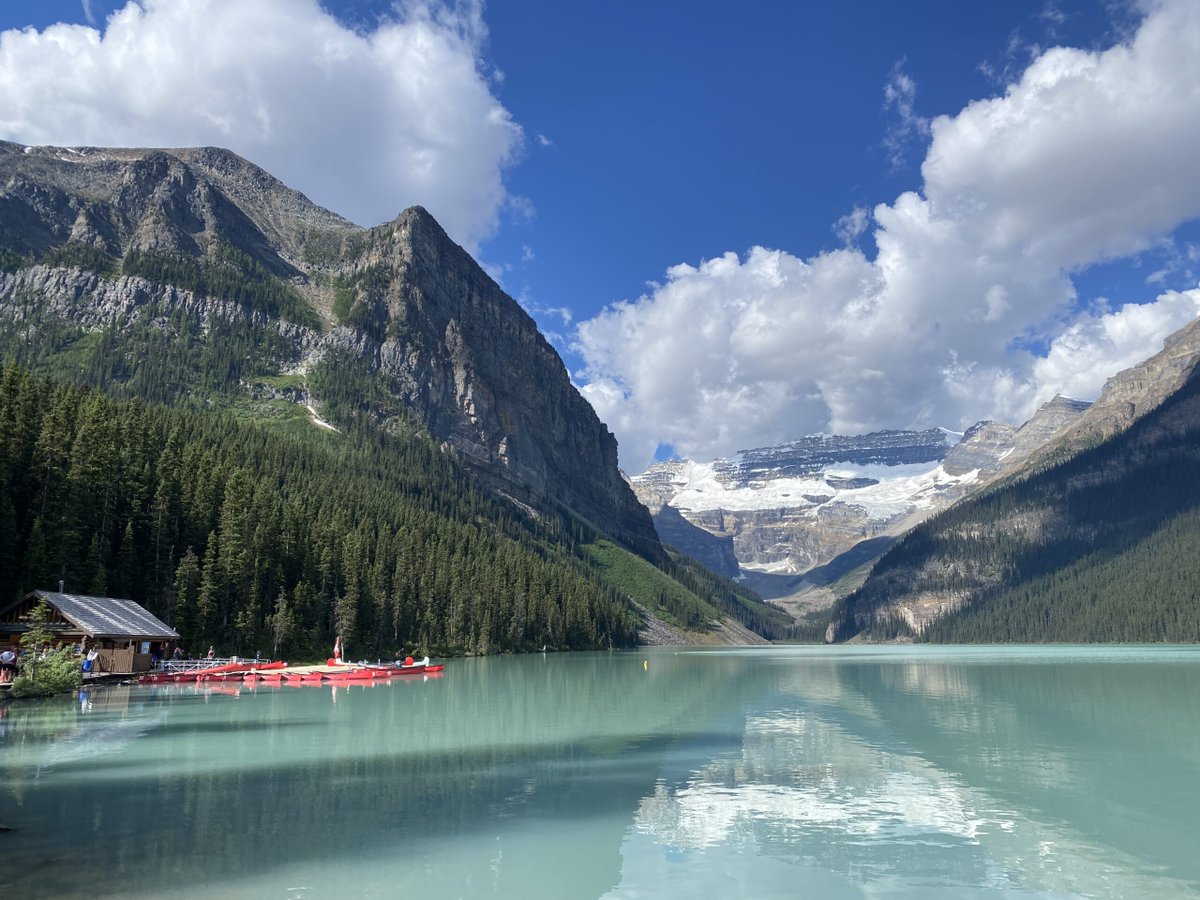 Lake Louise and Moraine Lake Half Day Trip dlvr.it/T5w3QY