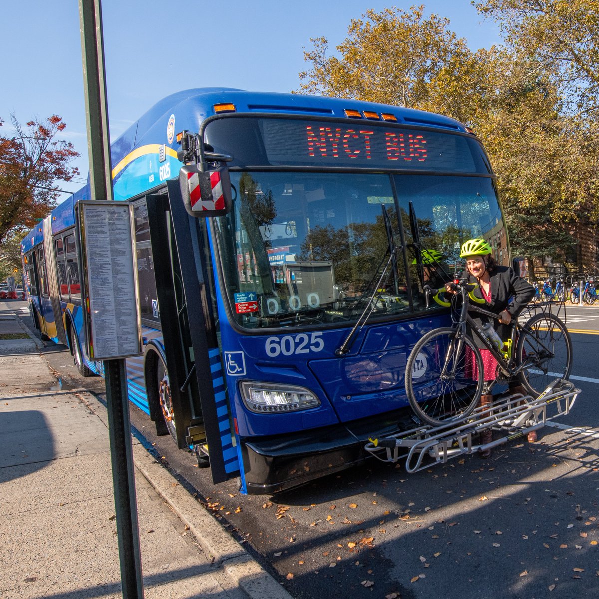 Are you a borough-to-borough bicyclist? 🚴 Crossing boroughs by bike has never been easier thanks to recently installed bike racks on bridge-crossing bus routes 🚌 M60-SBS, Q44-SBS, and S79-SBS are newly equipped, adding to existing racks on Bx23, M35, Q50, S53, and S93 buses.…