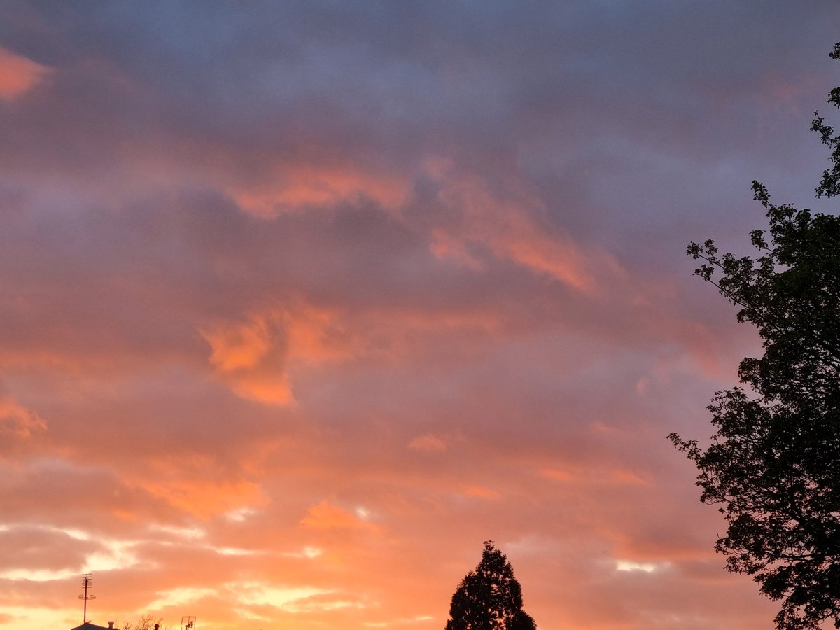 Sunset Across #Shropshire 📷 #SunsetViews #photograghy