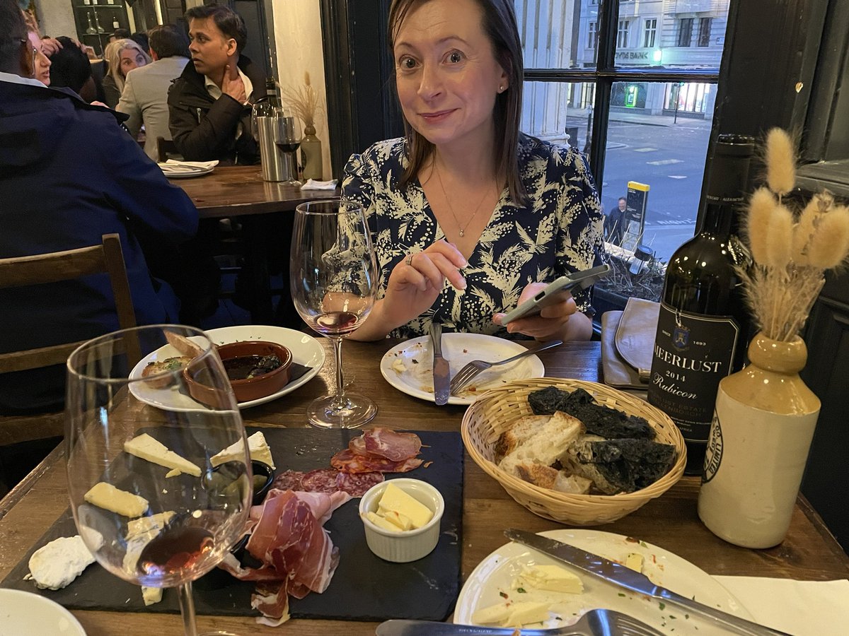 Diploma graduation dinner <a href="/foxfinewines/">Fox Fine Wines</a> <a href="/planetotgrapes/">Planet of the Grapes</a> #WSET2024 <a href="/MeerlustSA/">Hannes Myburgh</a>
