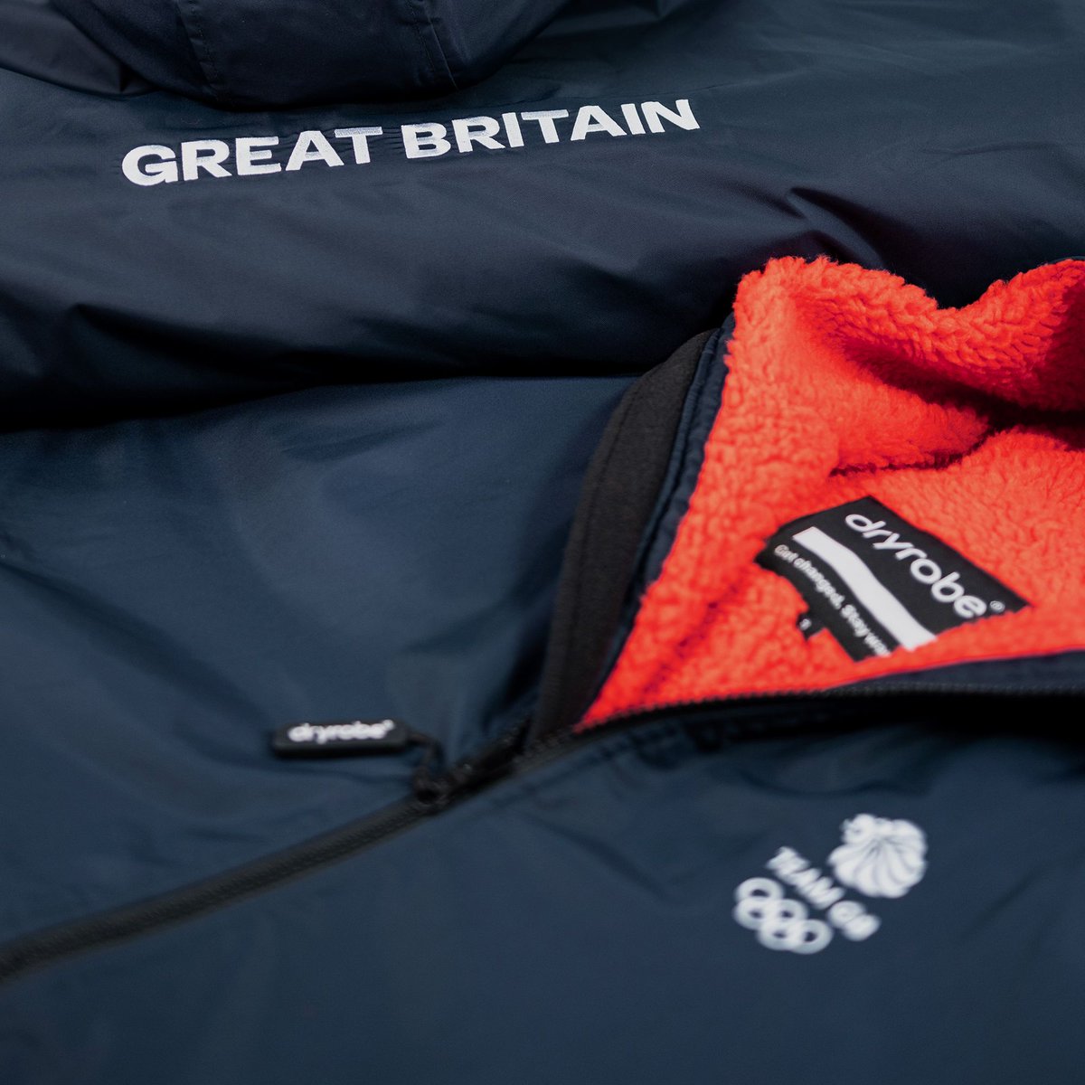 dryrobe® is proud to be supplying Team GB athletes and Paralympics GB athletes again for the Paris 2024 games.