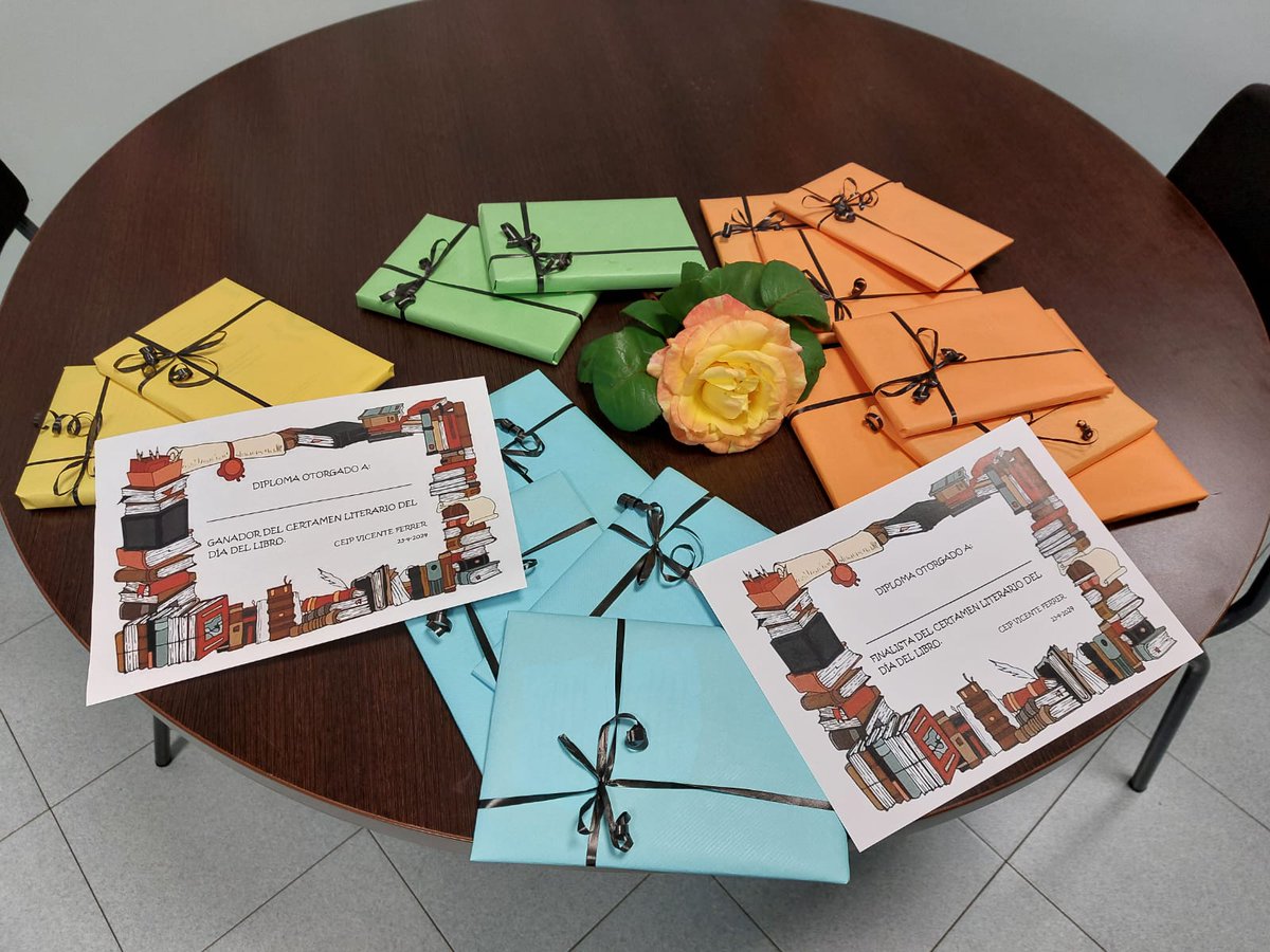 CEIP_VFerrer's tweet photo. En un lugar de Getafe de cuyo nombre no quiero acordarme....bueno, sí, en el @CEIP_VFerrer, ha tenido hoy lugar la celebración del Día del Libro con actividades como cuentacuentos por parte de familias, obras de teatro, manualidades, mercadillo de libros y el Certamen Literario. https://t.co/TwF5BaTK3O