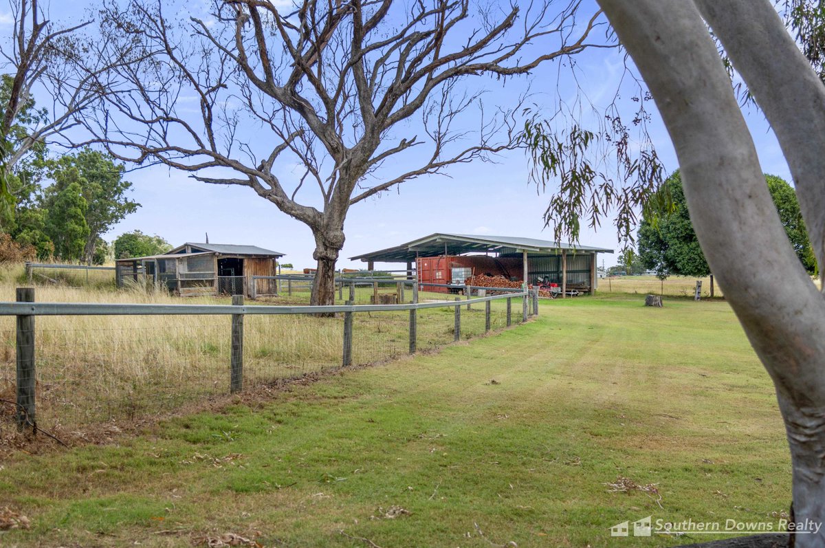 For Sale: 532 Emu Vale Creek Road, Emu Vale QLD 4371
horseproperty.com.au/property/70040
ENVIABLE COUNTRY RETREAT THAT WILL EXCITE AND INSPIRE

#qld #horsefacilities #forsale #horse #horseproperty #realestate #acreagelife #acreage #rural #rurallifestyle #ruralproperty