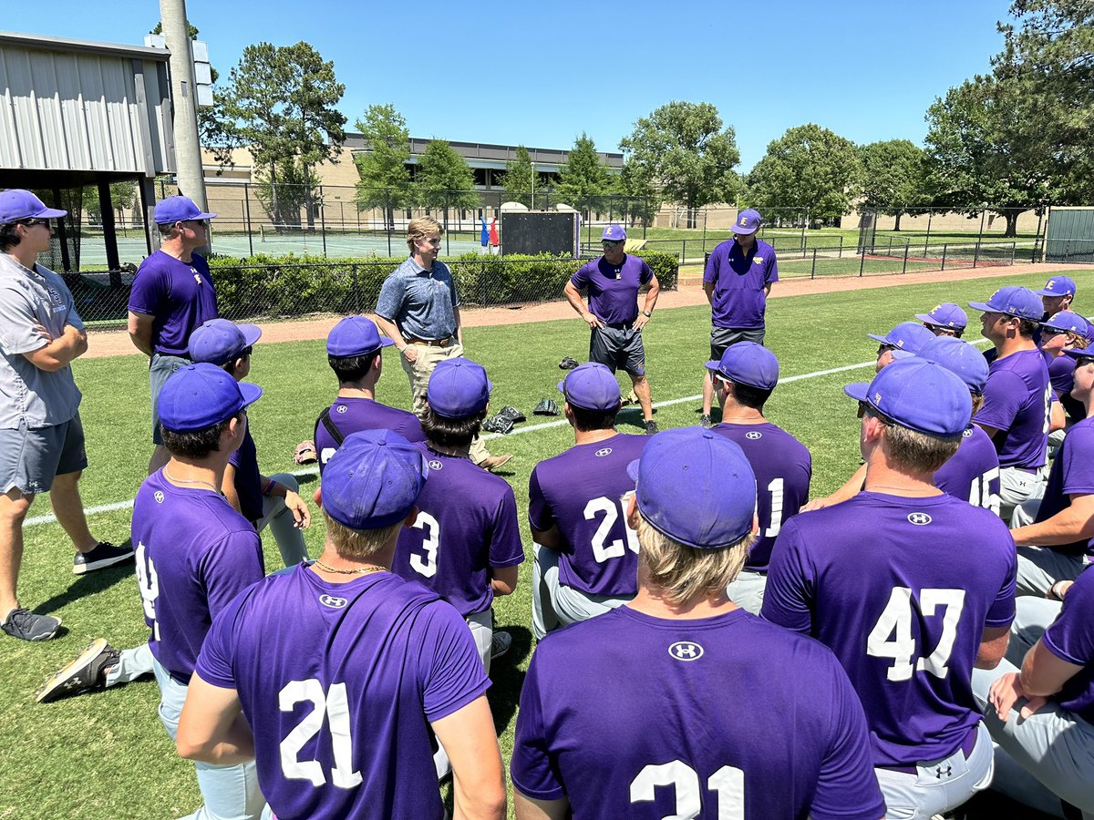 Happy to have a surprise visit from former NJCAA All-American and 2021 National Champion, Jarrett McDonald!

#DDCS
#GeauxBengals