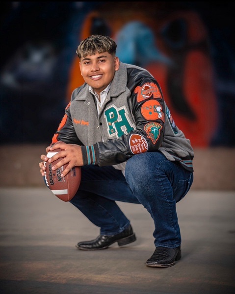 SFranco_PHHS's tweet photo. @PebbleHillsAVID would like to send a huge congrats to Rafael Jacquez who has been awarded The Greater El Paso Football Showcase Scholarship. Way to go Rafa! @phecspartans @APRIL_PHHS @PHills_HS @AVID4College https://t.co/eRfsGoWRDc
