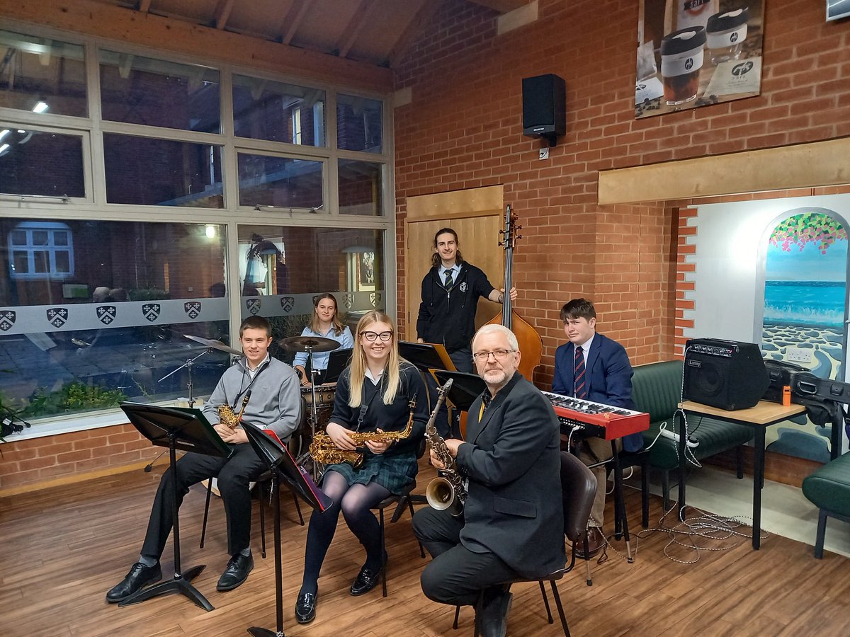 felstedmusic's tweet photo. Come and hear some of our Jazz Musicians perform in the coffee shop tonight to entertain our boarding community.
@FelstedSchool @FelstedBoarding 
@FelstedSafi #felstedfun #felstedfamily #livemusic #coffeeshop #iseenord https://t.co/4X5vnVRS4g