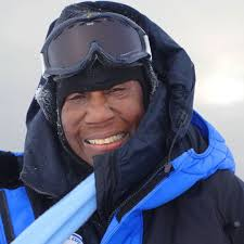 2007 4/23 #BarbaraHillary becomes the first #AfricanAmerican female to reach the #NorthPole.