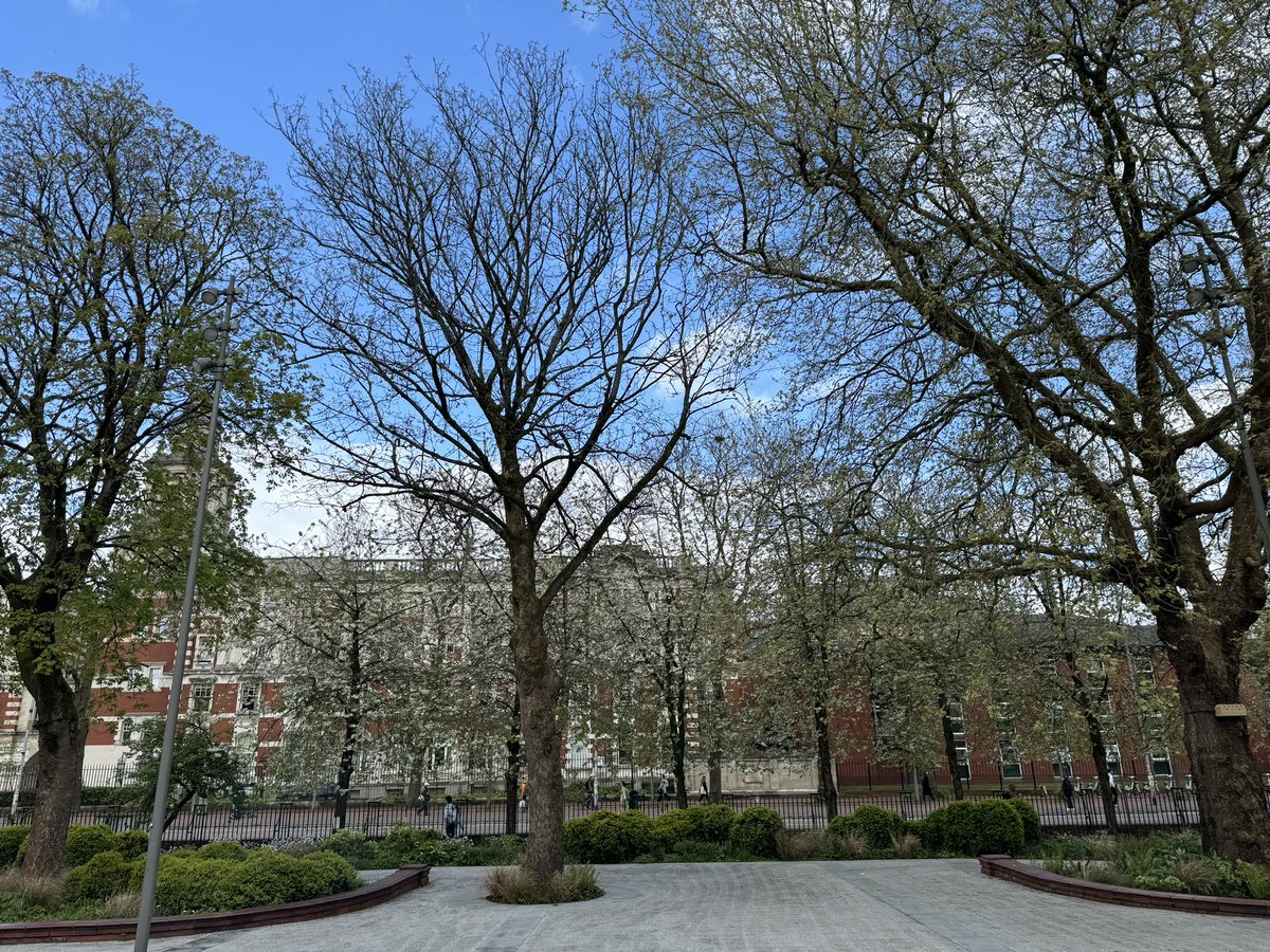 Beautiful day in Manchester with @UoMhistdept students and @EdmondJSmith looking at historic textiles under the microscope @WhitworthArt to understand responses to globalisation.