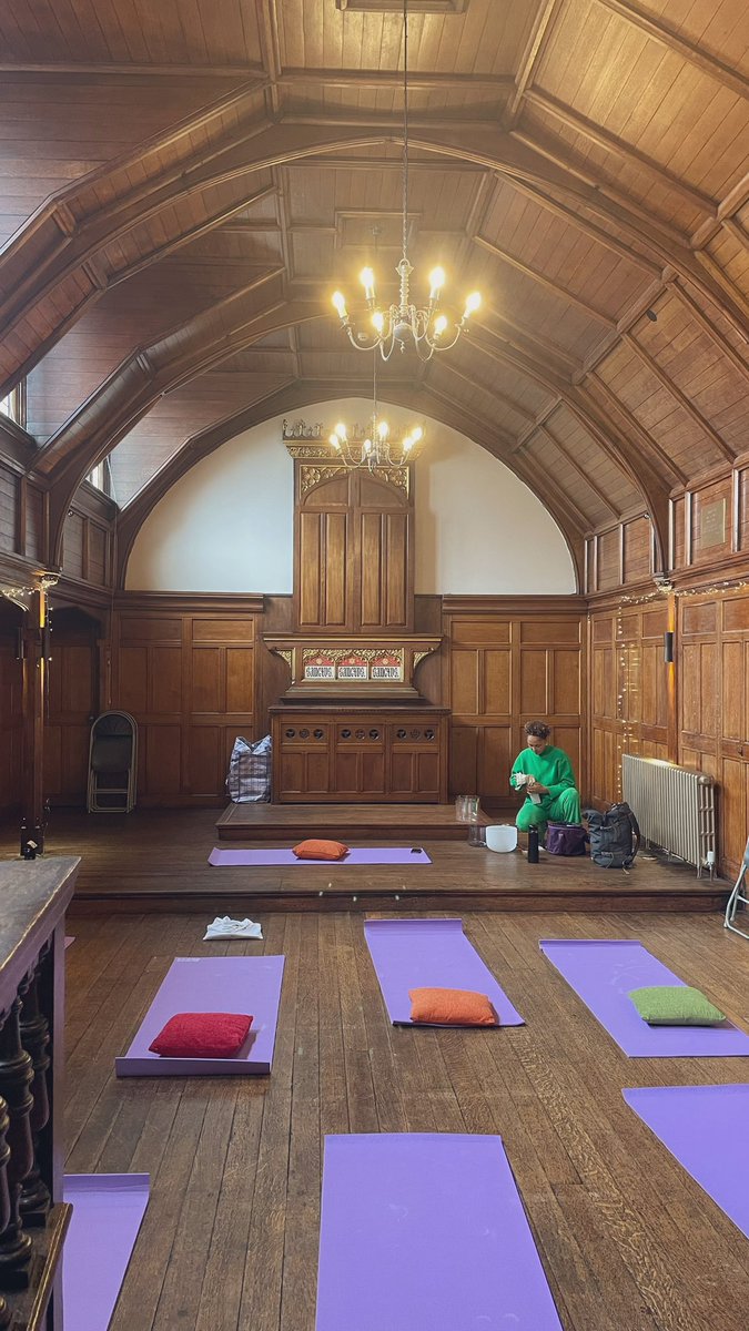 angieogenesis's tweet photo. so nice to join a breathwork and sound bath session that felt community focused and accessible 🥰🧘🏽‍♀️ unsurprisingly organised by @CoffeeAfrique @NHS_ELFT https://t.co/QvdZfPheIG