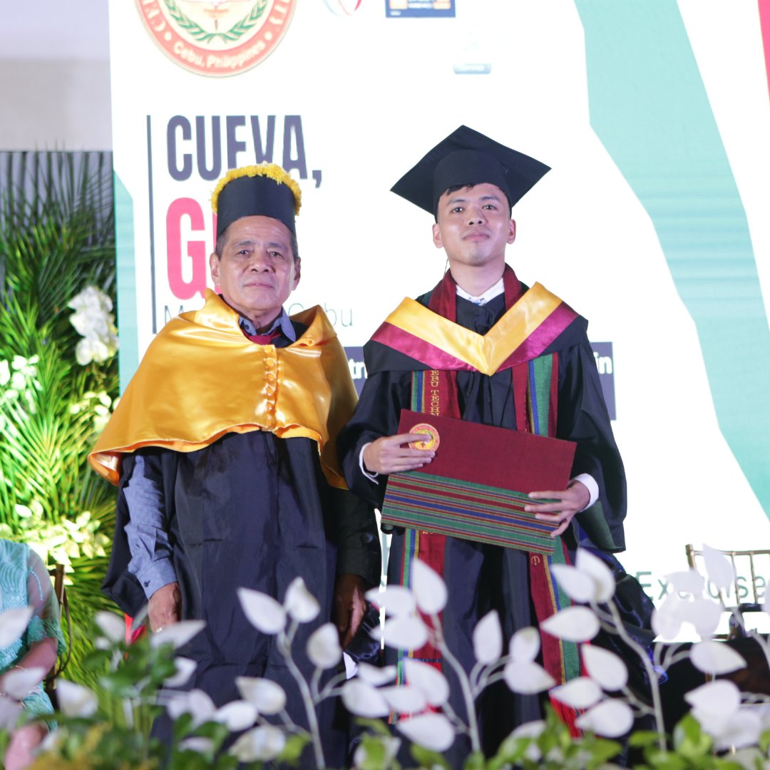 SaveOneLifeInc's tweet image. Graduation season is coming up 🎓🥳 This is Gio, one of our beneficiaries from the Philippines. He graduated last July with a BS in Computer Science. Gio's dream is to work in the IT field. Gio, we wish you all the best for your future!

#saveonelife #hemophilia #thephilippines