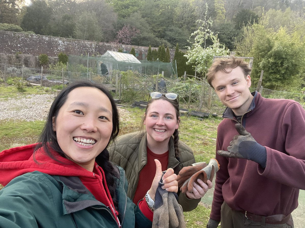 hermionemiao's tweet photo. Spending a great post-seminar hands-on time in the community garden with Tanya @TanyaMMacDonald and Gabi Brame (Sustainability Development Coordinator at @StirUni student union)

I look forward to the weekly #gardening sessions on Wednesdays from 2pm - 4pm (just turn up!) https://t.co/YEbuw0m6hg