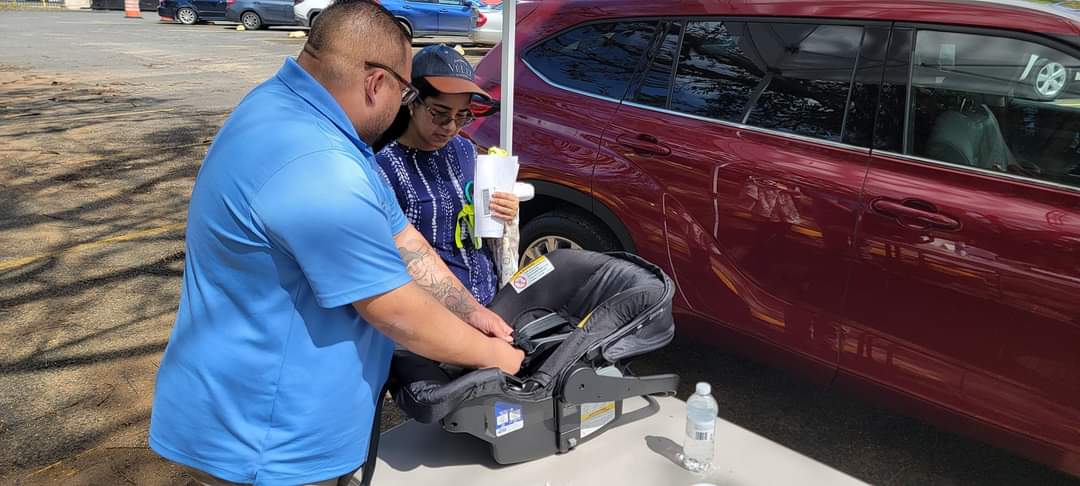 munbtaoficial's tweet photo. #TeamCST @munbtaoficial llego a Caribean University en Vega Baja. Alli realizaron un Punto de cotejo sobre la instalación adecuada del asiento protector y otorgarón las debidas certificaciones. Instala correctamente el #AsientoProtector @CSTPR @munbtaoficial https://t.co/qlSzZ6ynkG
