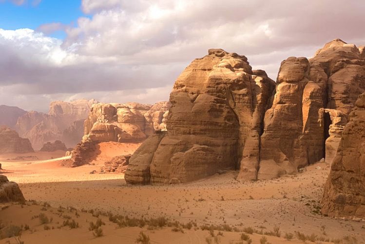 @Patbrdh Reminds me of #WadiRum in #Jordan with its #lunarscape red desert sands spectacular rocky views like monument valley