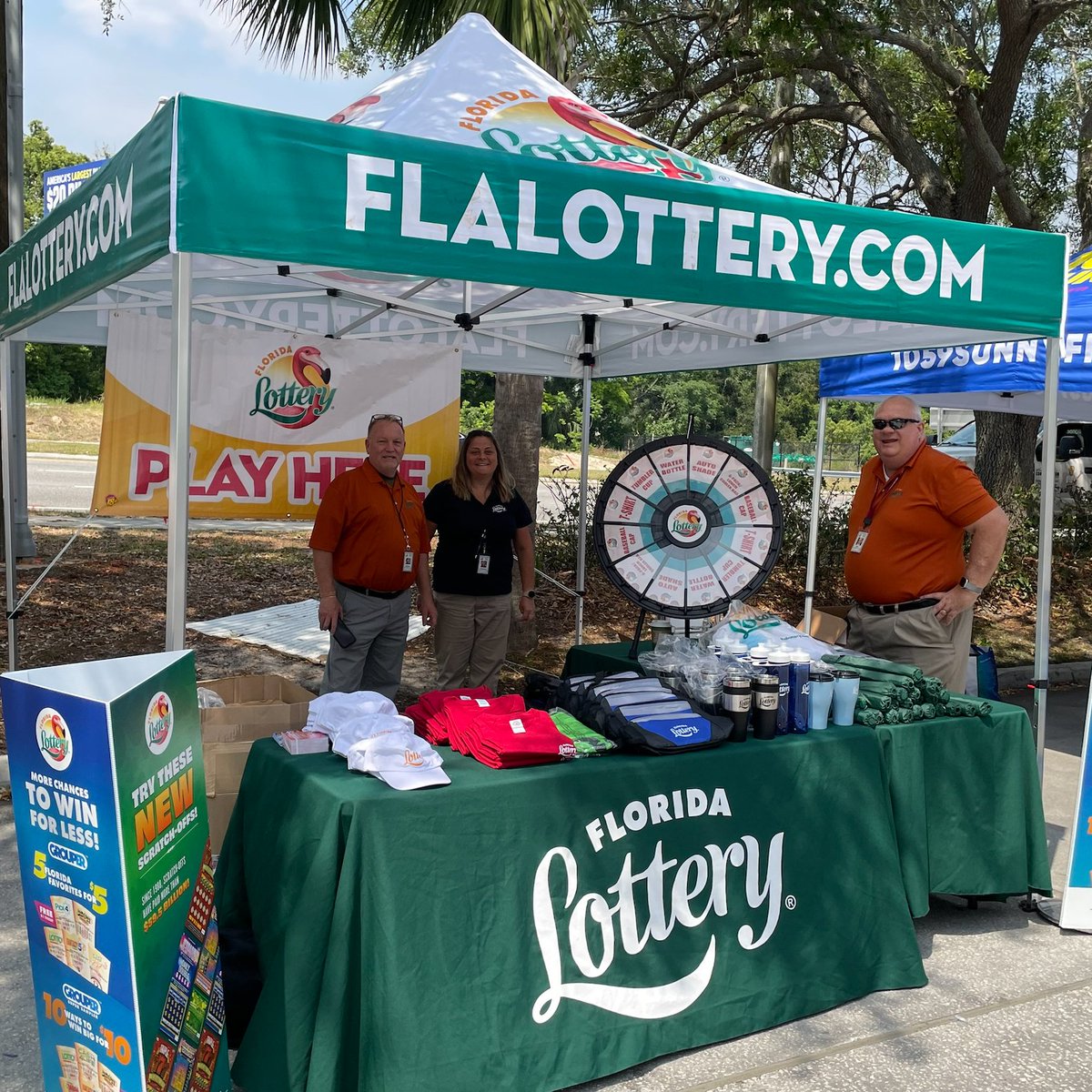 The Spin to Win event in Orlando is LIVE! 📍8600 W. Colonial Drive, Orlando ⏲️3 p.m. - 5 p.m. Swing in and win some cool prizes with a $10 Lottery ticket purchase made during the event! @MurphyUSA @1059SUNNYFM