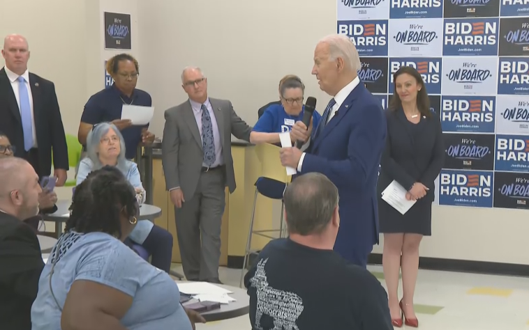 An off-script moment in Florida: a @UPS employee tells @JoeBiden 'the only reason I have a pension is because of you.' He adds: 'You stood strong with us and we'll stand strong with you, sir.'