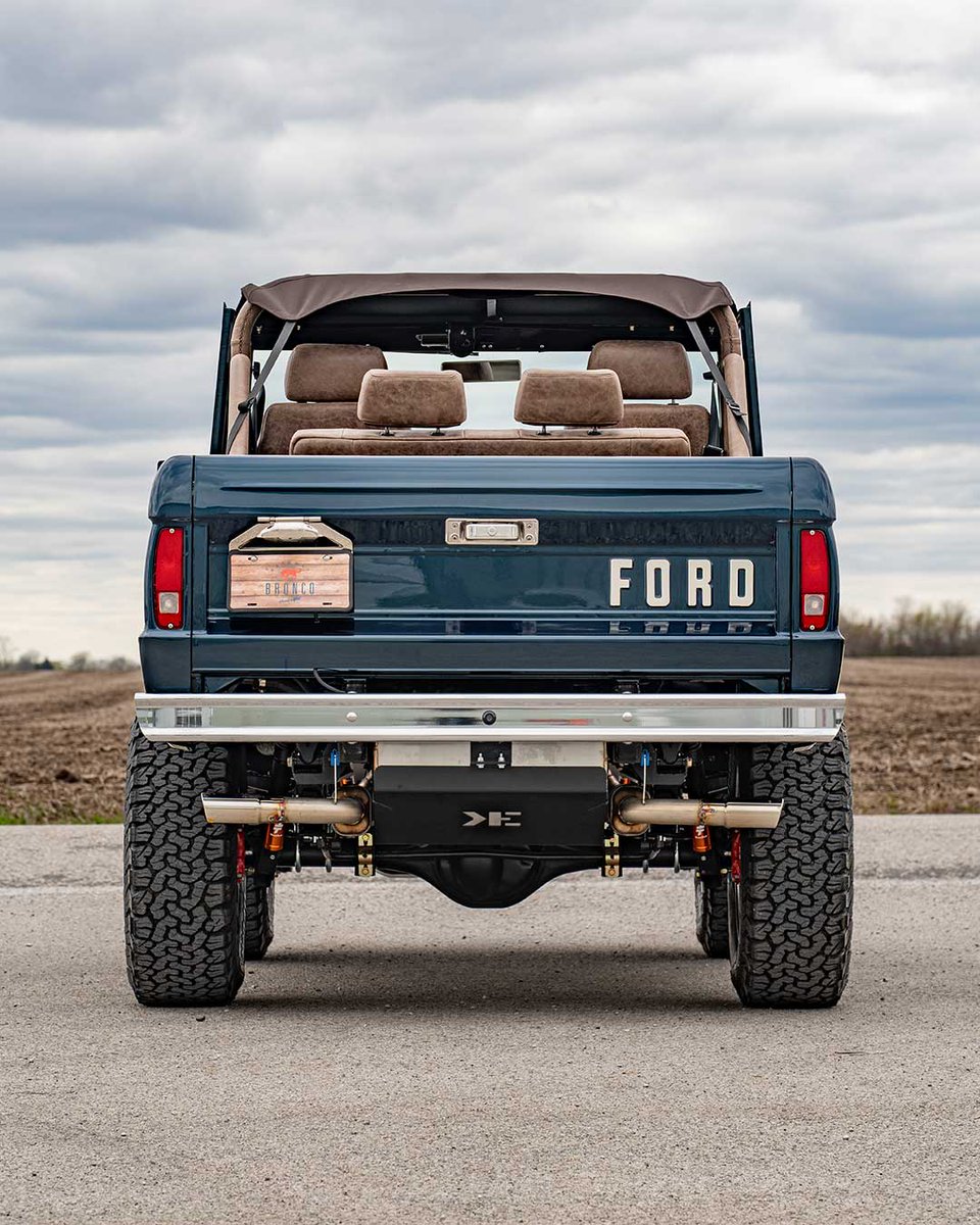 This Coyote Edition™ Gateway Bronco transforms into an open-air beauty with its removable hard top.

#gatewaybronco #dreamstodriveways #fordbronco #earlybronco #classicbronco #classicford #vintagebronco #classiccars #dreamcar #vintageford