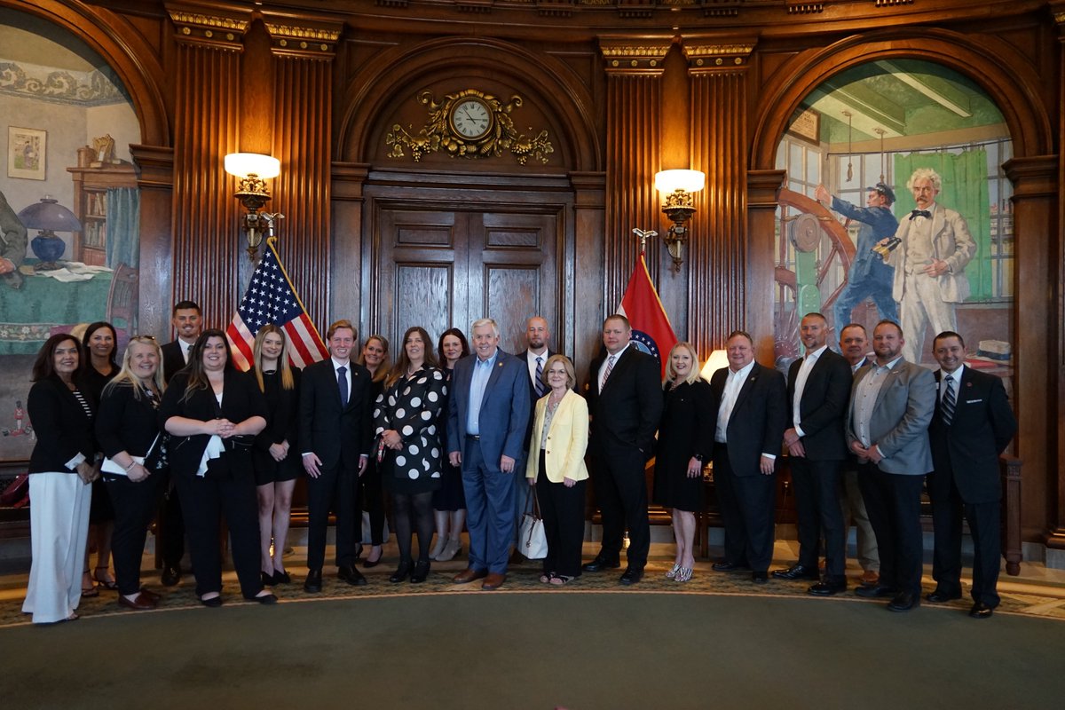 Yesterday, we were able to meet with the @officialGSBOR Leadership Academy in the Governor's Office. Thank you for your hard work in growing our economy and helping Missourians in the southwest region.