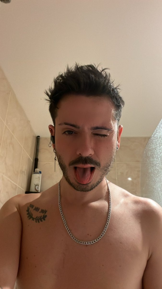 😜