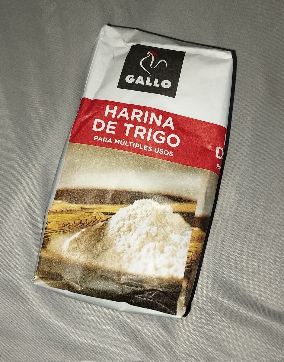 TraducArte's tweet photo. My girlfriend heard that on Sant Jordi (April 23rd), here in Catalonia, we are supposed to give our significant other a "flour", so she gave this to me this morning: https://t.co/CEMSwGLWS2