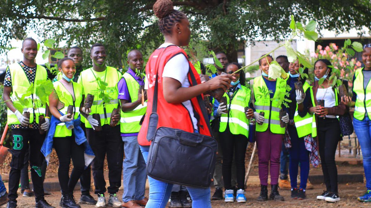 Weforestinter's tweet image. Double the Impact this to mark EarthDay! 2024 ♻️ We participated in tree planting &amp;amp; plastic collection drive at Uhuru Gardens Primary School! As we  celebrate our planet by giving back! We&apos;re planting trees &amp;amp; collecting plastic waste at make a difference! #WorldEarthDay #Nairobi