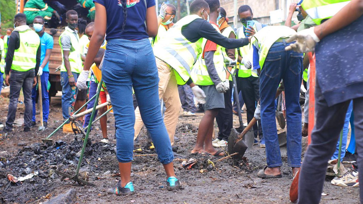 Weforestinter's tweet image. Double the Impact this to mark EarthDay! 2024 ♻️ We participated in tree planting &amp;amp; plastic collection drive at Uhuru Gardens Primary School! As we  celebrate our planet by giving back! We&apos;re planting trees &amp;amp; collecting plastic waste at make a difference! #WorldEarthDay #Nairobi