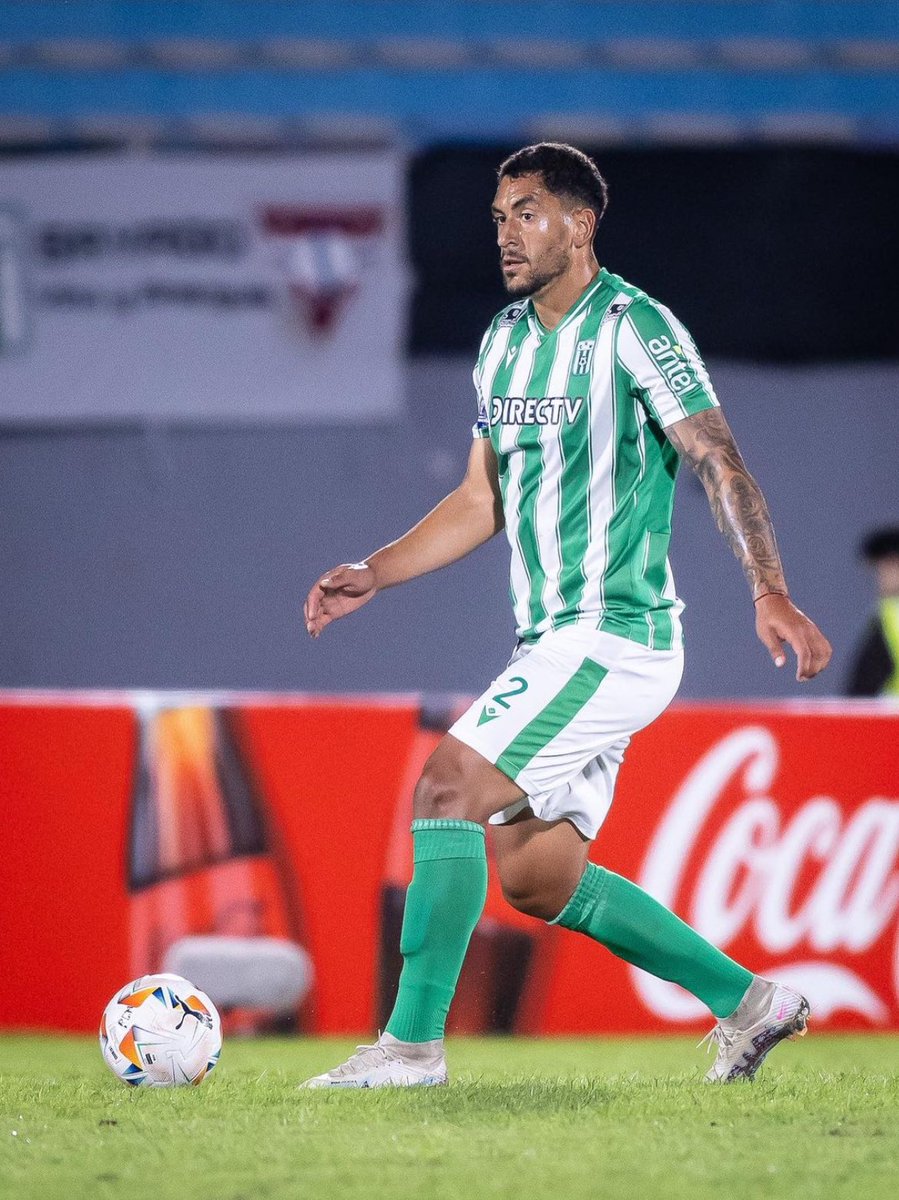 futbolscan's tweet photo. 🌟🇺🇾 Hugo Magallanes entre TODOS los centrales de la Primera División de Uruguay 2024:

➜ 1º en despejes [45]
➜ 1º en duelos ganados [105]
➜ 1º en duelos aéreos ganados [54]
➜ 1º en % de éxito en duelos aéreos ganados [75%] https://t.co/pr1mXWERYi