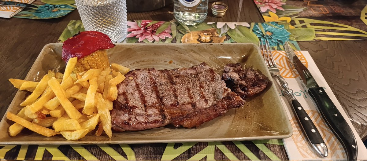 Johnluckin tweet media